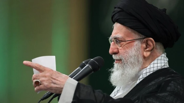 খামেনির অফিসে বিস্ফোরণ: তিনি এখন কোথায়? | ইরান-ইসরায়েল যুদ্ধ ২০২৬