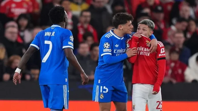 ফুটবলে আসছে ‘ভিনিসিউস আইন’: মুখ ঢেকে কথা বলা নিষিদ্ধ করছে ফিফা