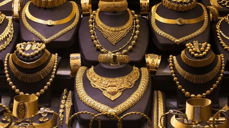 মধ্যপ্রাচ্য সংকটে অস্থির বিশ্ববাজার: একদিনেই স্বর্ণের দাম বাড়ল এক শতাংশের বেশি