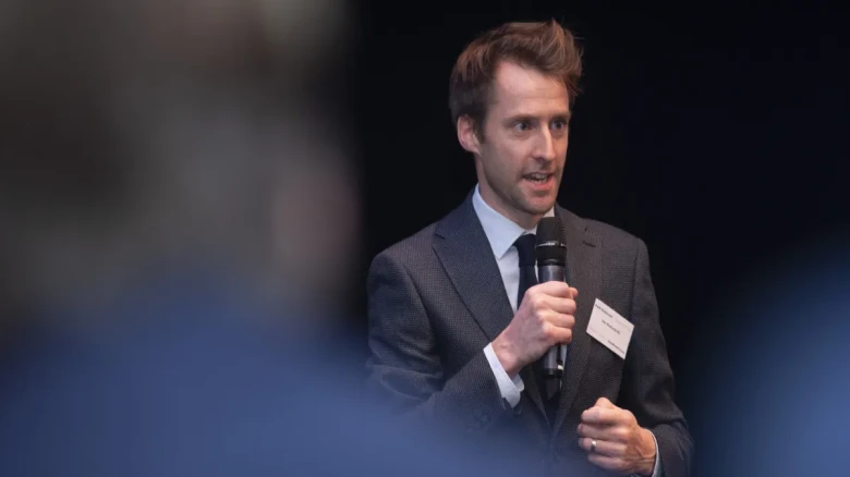 দুই দশকের সংসদীয় যাত্রার ইতি: বিদায় নিচ্ছেন নর্থ ওয়েলসের লিন নেগল