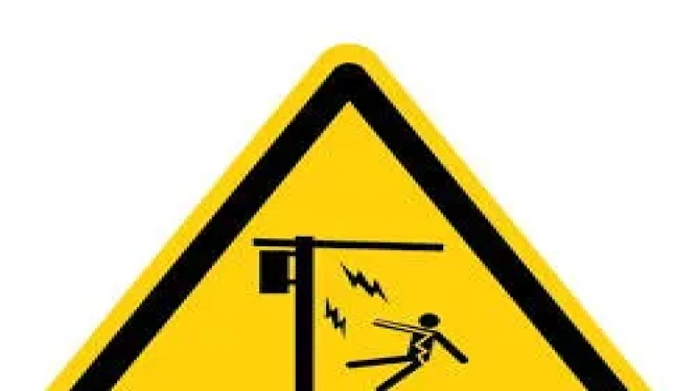 গফরগাঁওয়ে ঘর মেরামতের সময় বিদ্যুৎস্পৃষ্টে স্কুলছাত্রসহ দুজনের মর্মান্তিক মৃত্যু