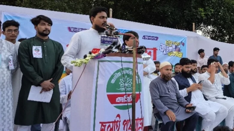 বিএনপি গণভোটের রায় ও ৩১ দফার অঙ্গীকার থেকে সরে এসেছে: আখতার হোসেন