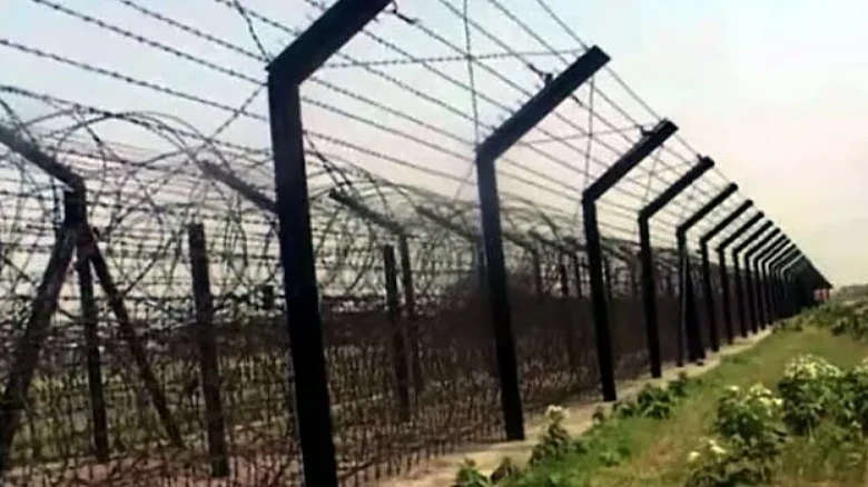 চাঁপাইনবাবগঞ্জ সীমান্তে ৭ জনকে পুশইন করার বিএসএফের চেষ্টা প্রতিহত করল বিজিবি