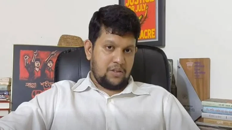 দ্রুত ডান বা অ-ডান জুলাই বেছে নিয়ে গা বাঁচান: ফেসবুকে বিস্ফোরক বার্তা মাহফুজ আলমের