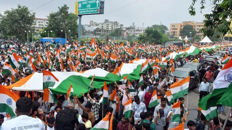 ঝাড়খণ্ডে নিয়োগ অনিয়ম: মুখ্যমন্ত্রীর বাসভবন ঘেরাও ও রাহুলকে সমর্থন প্রত্যাহারের হুশিয়ারি