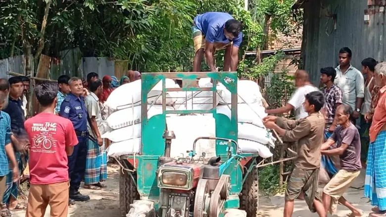 গাইবান্ধার সুন্দরগঞ্জে অবৈধভাবে মজুত করা ৪৭ বস্তা সার জব্দ